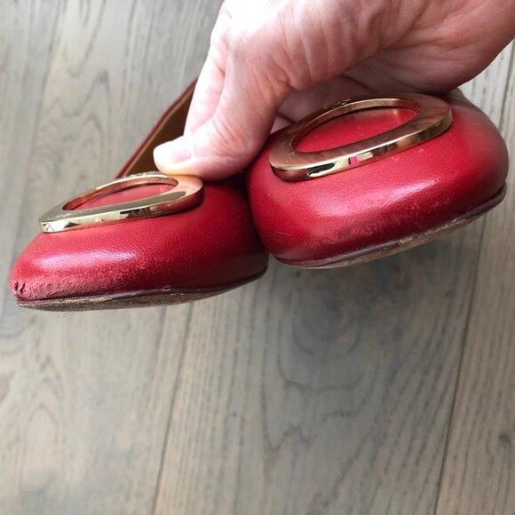 Tory Burch Designer Leather Slip On Shoes w Gold Metal Circle Logo Red Sz 9.5M - Picture 11 of 12